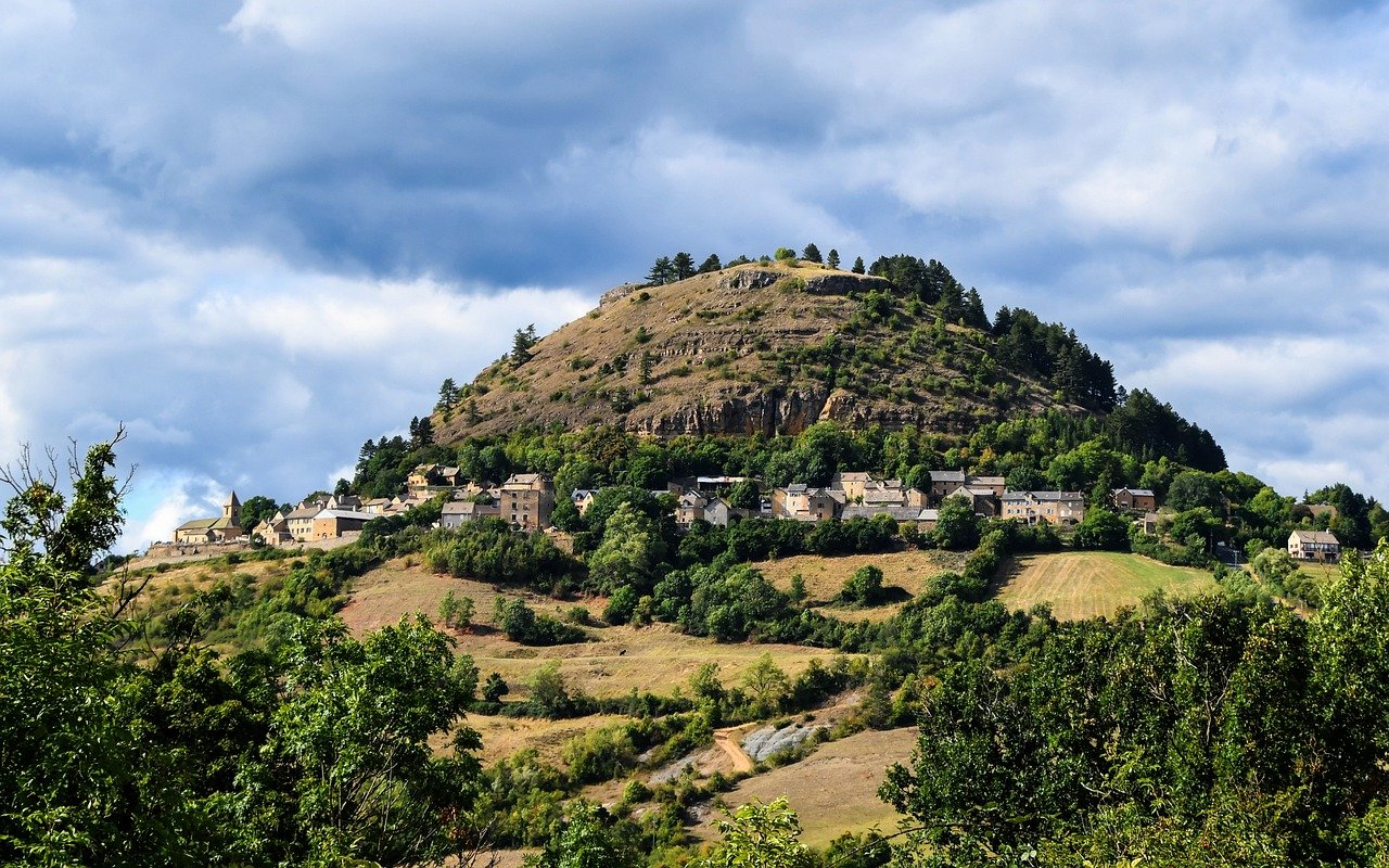 maison paysage lozere